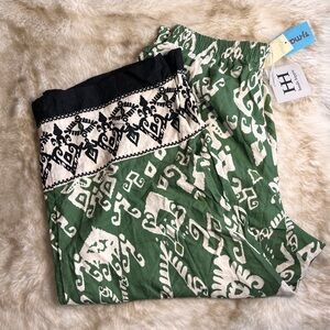 NWT Haute Hippie Boho Black and Green Patterned Palazzo Pants, sz. 1X